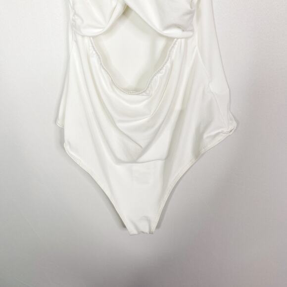 Le Lis Collection Womens Small White Twist Cut Out Bodysuit Tank Snap Closure - Picture 4 of 10